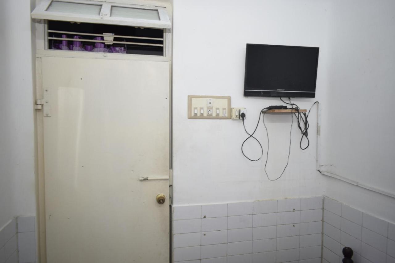 Balaji Guest House ポンディシェリ エクステリア 写真