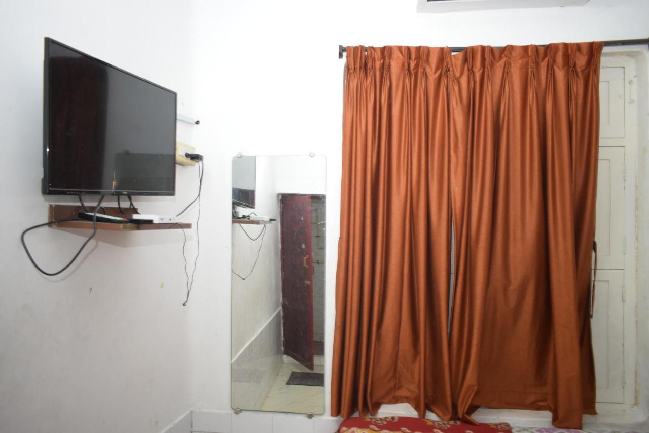 Balaji Guest House ポンディシェリ エクステリア 写真